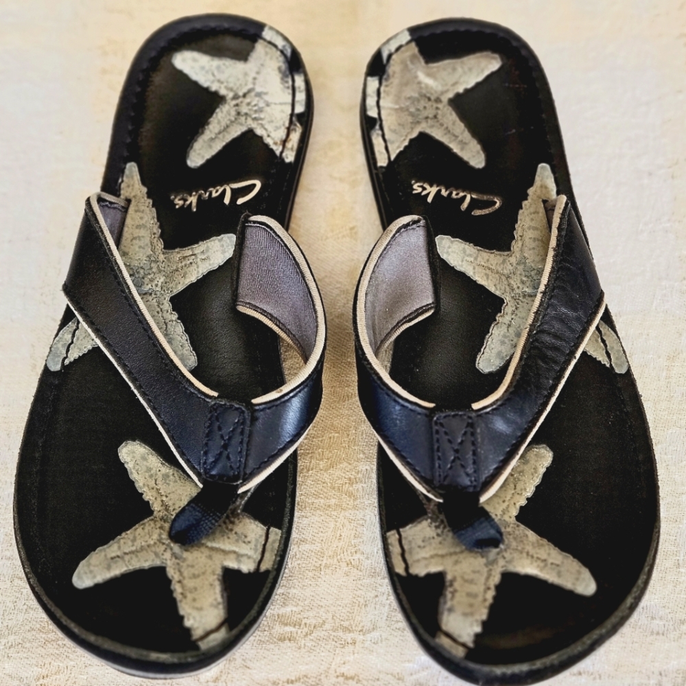 Clarks Starfish Flip Flops, Size 8M, Black